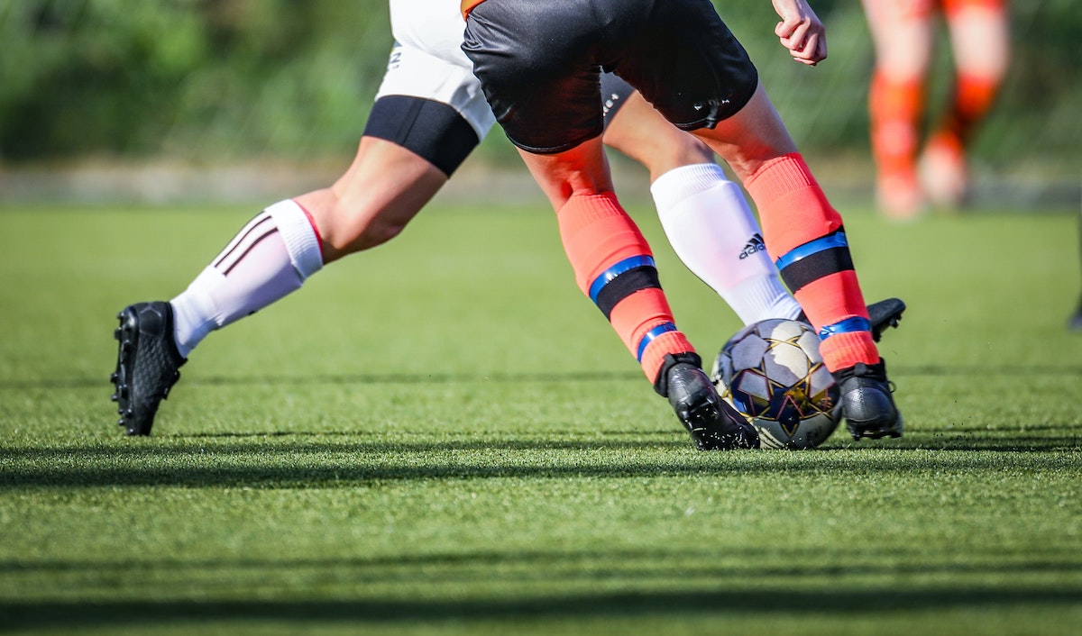 サッカー用語 デュエルとは 最強の3選手や球際を制するコツを紹介 Footblaze